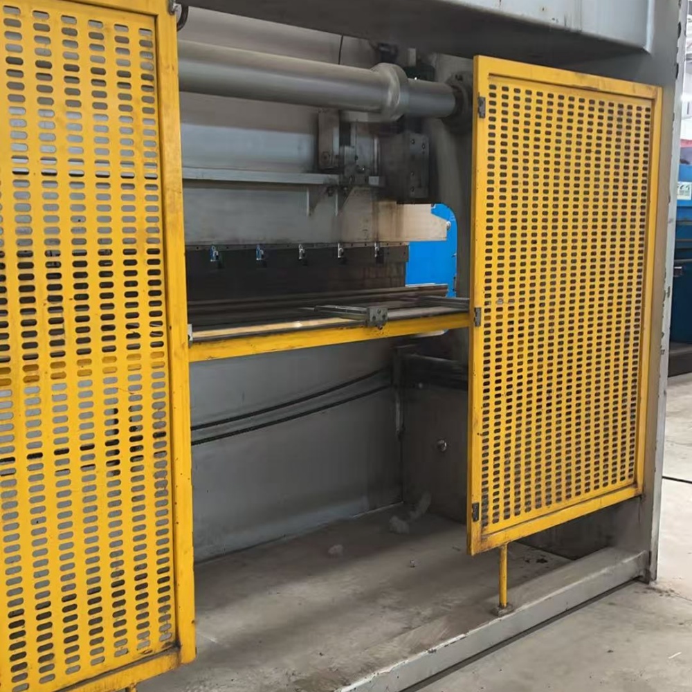 160T×3200mm Hydraulic Press Brake - Image 3