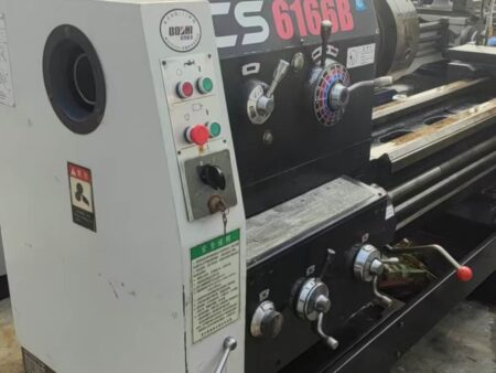 Baoji CS6166B×2000mm Horizontal Lathe
