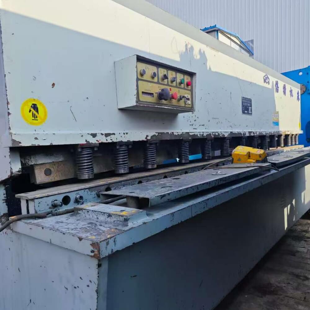 8*4000mm Shearing Machine