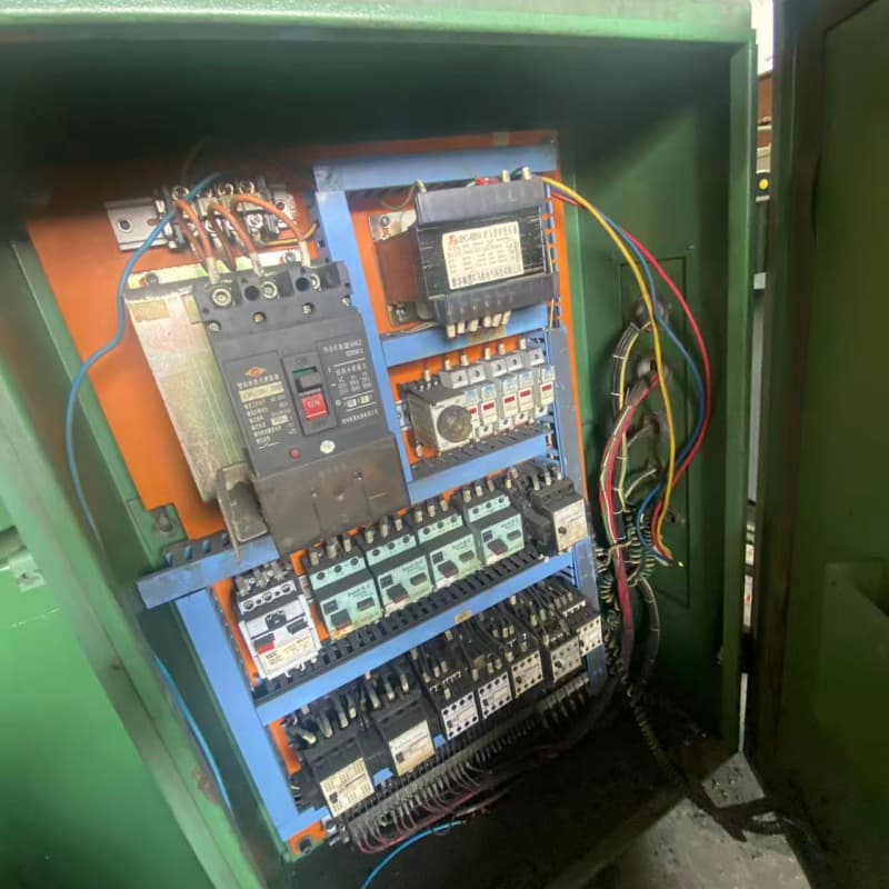 M1332B Cylindrical Grinder - Image 7