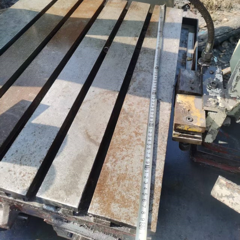 GY4240 Double Column Band Sawing Machine - Image 3