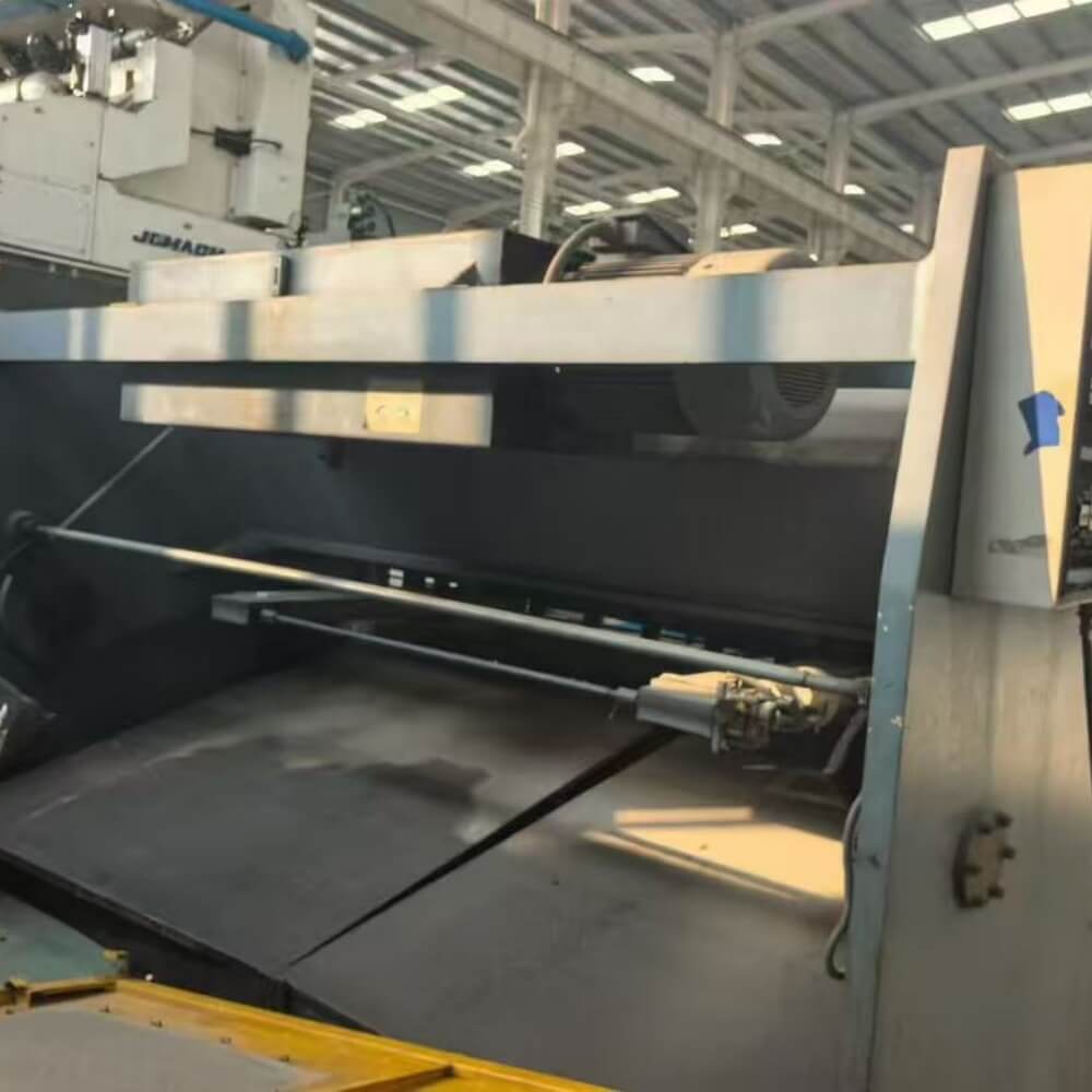 16×3200mm Shearing Machine - Image 5