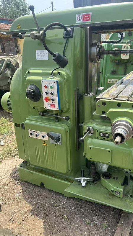 XA6132 universal lifting table milling machine - Image 2