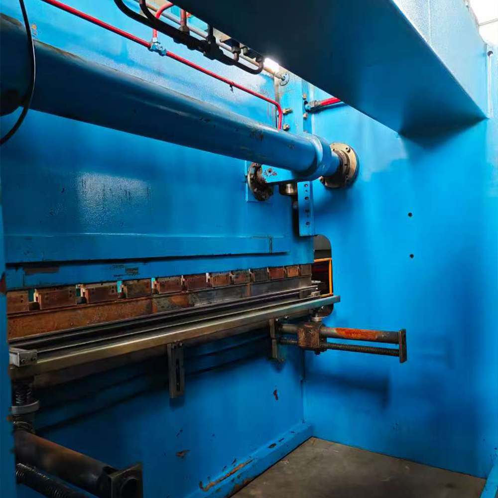 3.2-meter 200 ton bending machine - Image 2